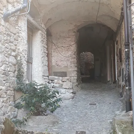 La Casa Felice Nel Verde Apartment *